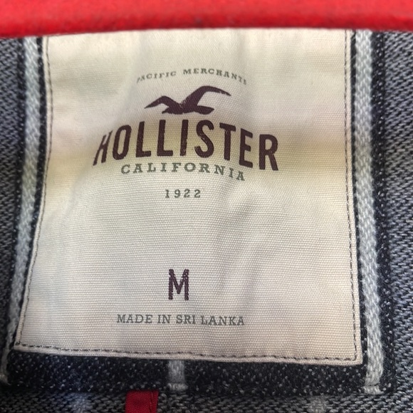 HOLLISTER CALIFORNIA 🌊❤️ - Picture 3 of 7